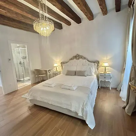 Exclusive In Centre * Venecia